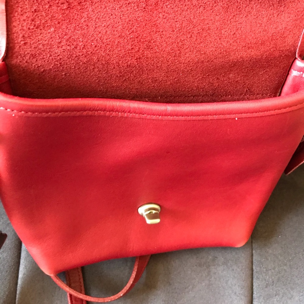 🛍Vt red leather coach crossbody make an offer🛍 - Picture 6 of 7